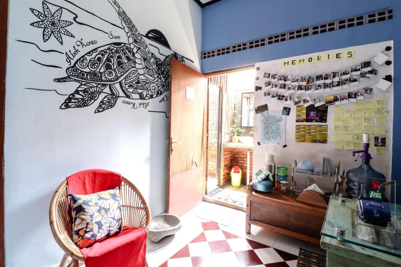 Alexiz Hostel Yogyakarta Bagian luar foto