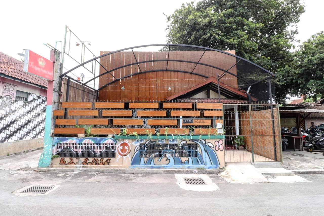 Alexiz Hostel Yogyakarta Bagian luar foto