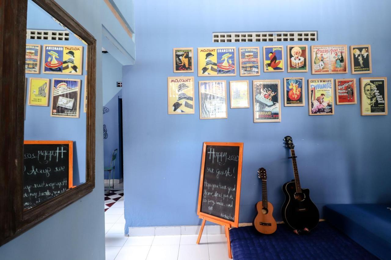Alexiz Hostel Yogyakarta Bagian luar foto
