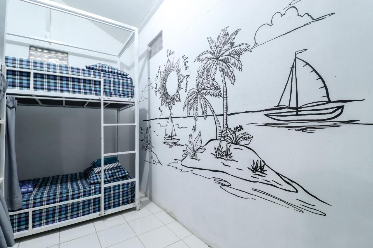 Alexiz Hostel Yogyakarta Bagian luar foto