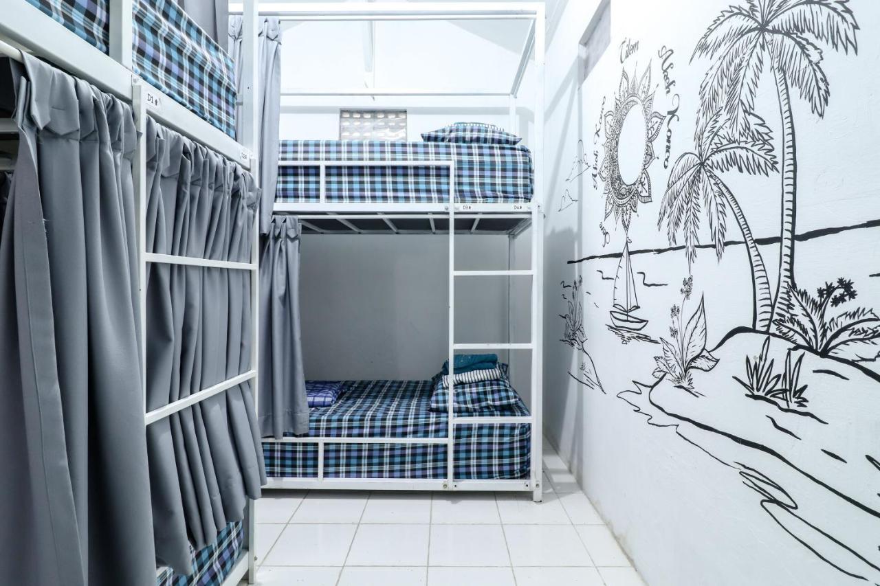 Alexiz Hostel Yogyakarta Bagian luar foto